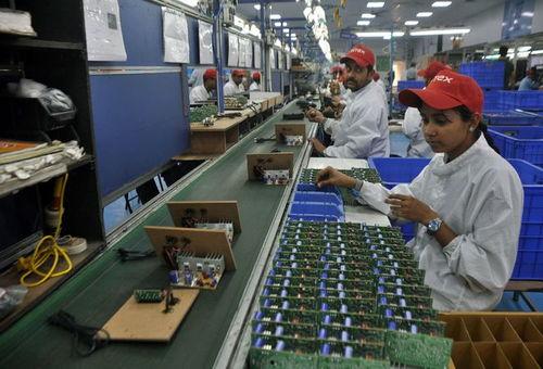 最新爆料深圳富士康,揭秘智能化生产线背后的秘密！”  第1张